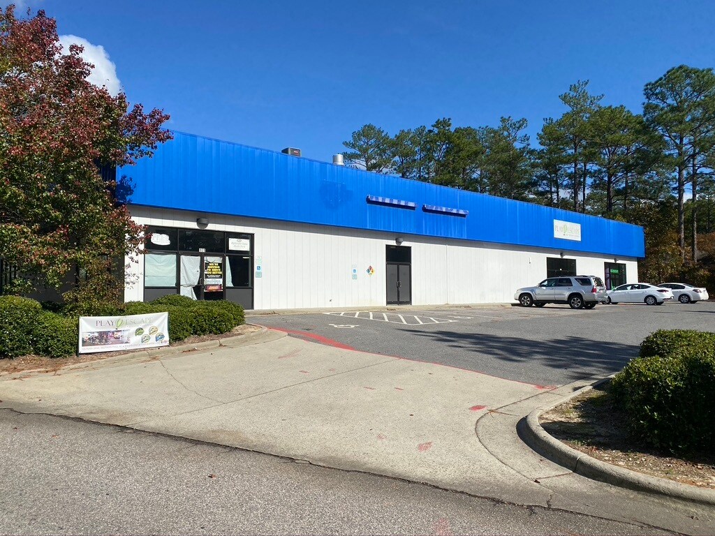 101-103 Perry Dr, Southern Pines, NC for sale Building Photo- Image 1 of 1