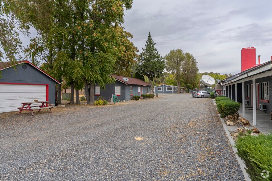 Lovelock Hospitality & Rv Park portefeuille de 3 propriétés à vendre sur LoopNet.ca - Photo du bâtiment - Image 2 de 18