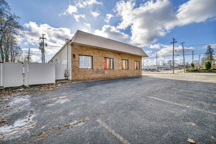 401-405 Broadway Ave, Bedford, OH à vendre - Photo du bâtiment - Image 2 de 33