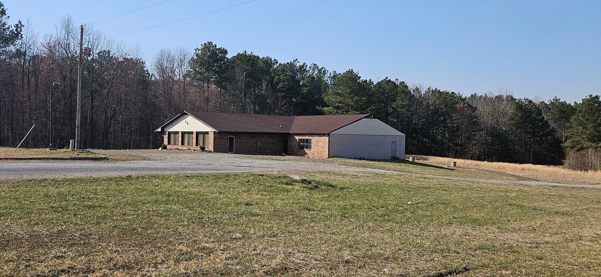 302 W Colonial Trail Hwy, Blackstone, VA à louer Photo du bâtiment- Image 1 de 34