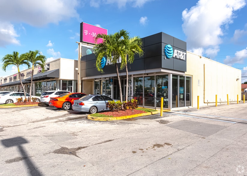 663-775 W 49th St, Hialeah, FL for lease - Building Photo - Image 3 of 3
