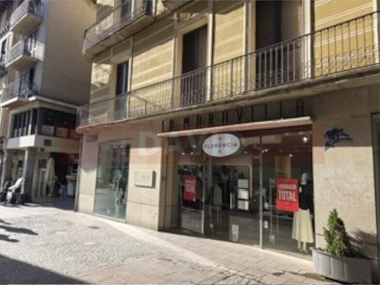 Commerce de détail dans Reus, Tarragona à louer - Photo du bâtiment - Image 2 de 2