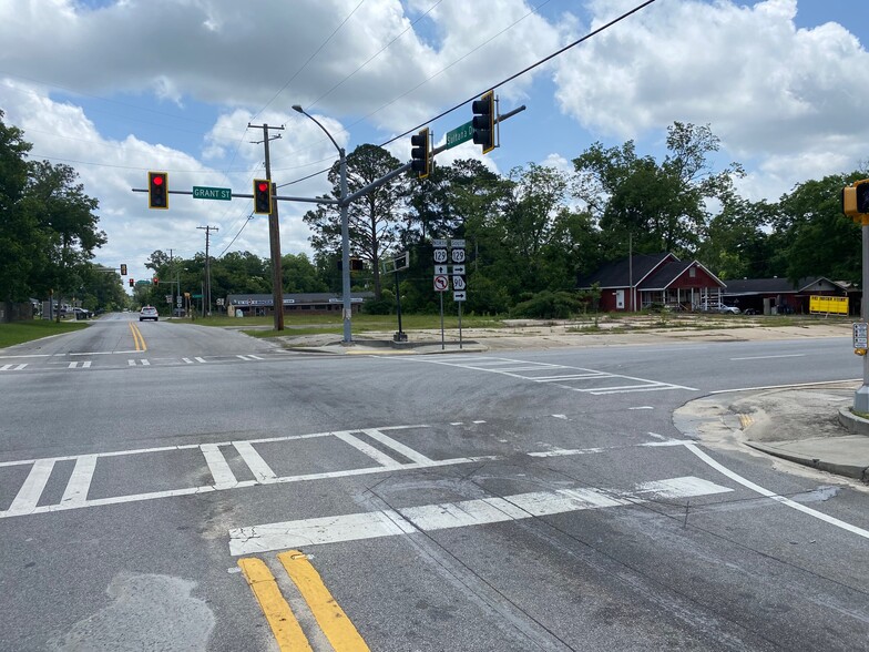 815 N Grant St, Fitzgerald, GA à vendre - Photo du bâtiment - Image 2 de 3