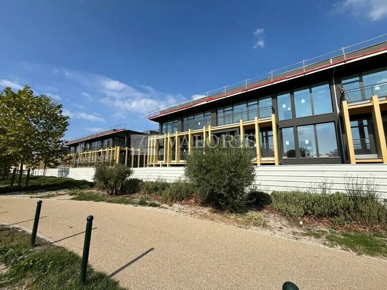 Bureau dans Aix-en-Provence à louer - Photo du bâtiment - Image 3 de 10