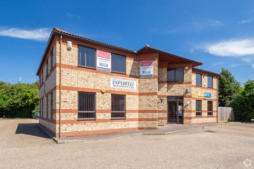 3-4 Archers Ct, Huntingdon for sale - Primary Photo - Image 1 of 1