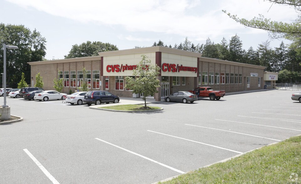 742-750 Route 25A St, Kings Park, NY à vendre - Photo du bâtiment - Image 1 de 1