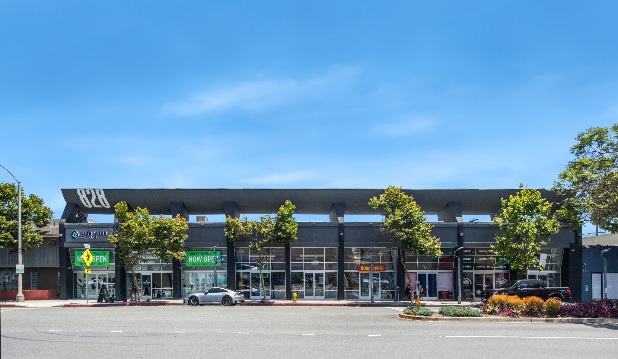 828 Pico Blvd, Santa Monica, CA for lease Primary Photo- Image 1 of 9