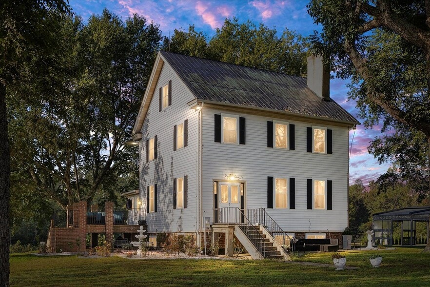 667 Hustle Rd, Hustle, VA à vendre - Photo principale - Image 1 de 106