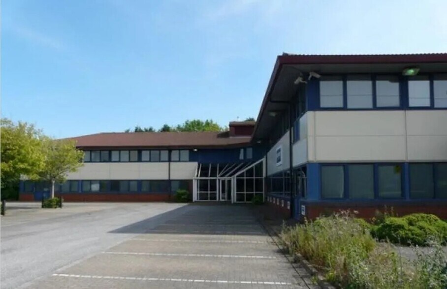 Great Park Rd, Bradley Stoke à louer - Photo du bâtiment - Image 3 de 6