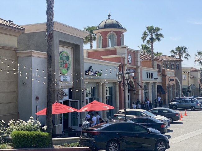 Plus de détails pour 1001 N San Fernando Blvd, Burbank, CA - Commerce de détail à louer