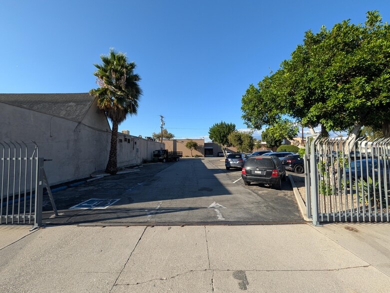 410 N Park Ave, Pomona, CA for sale - Building Photo - Image 3 of 15