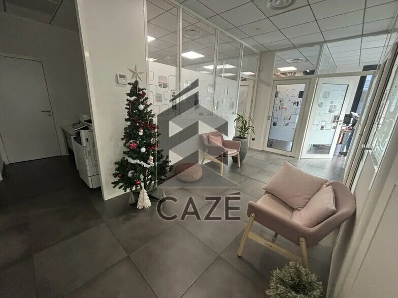 Bureau dans Eysines à vendre - Hall d’entrée - Image 3 de 5