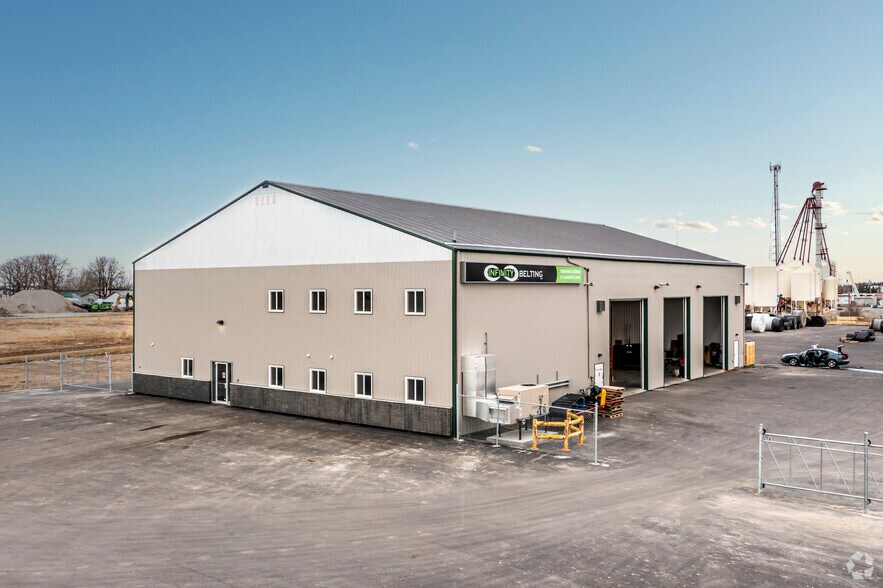 17 Goertz Av, Stony Plain, AB à vendre - Photo principale - Image 1 de 1