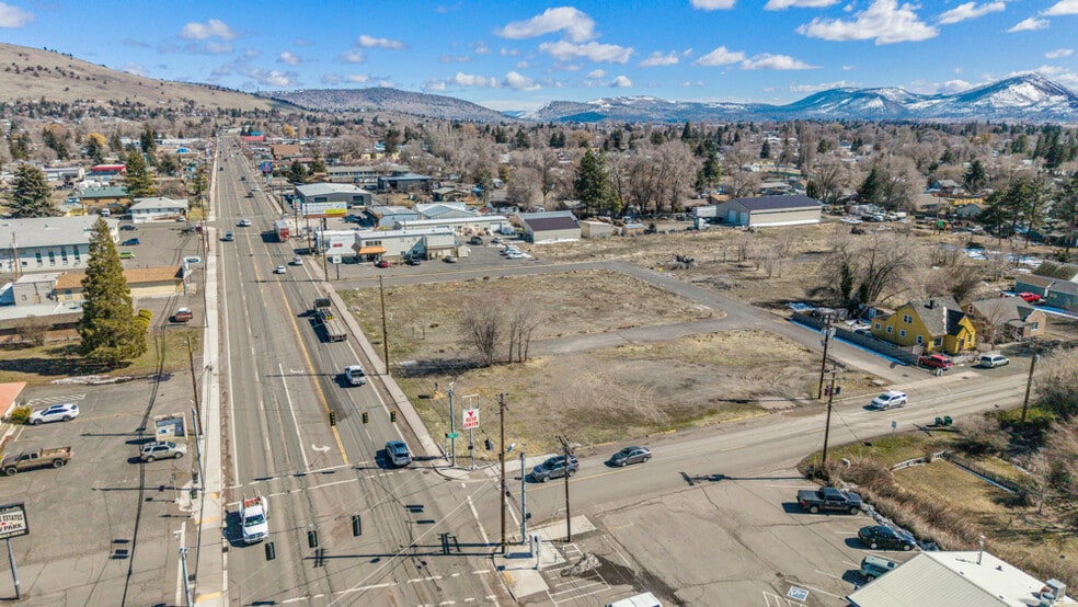 2315 Hope st, Klamath Falls, OR à vendre - Photo du bâtiment - Image 2 de 9