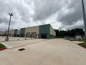 16217 North Fwy, Houston, TX à louer Photo intérieure- Image 1 de 12
