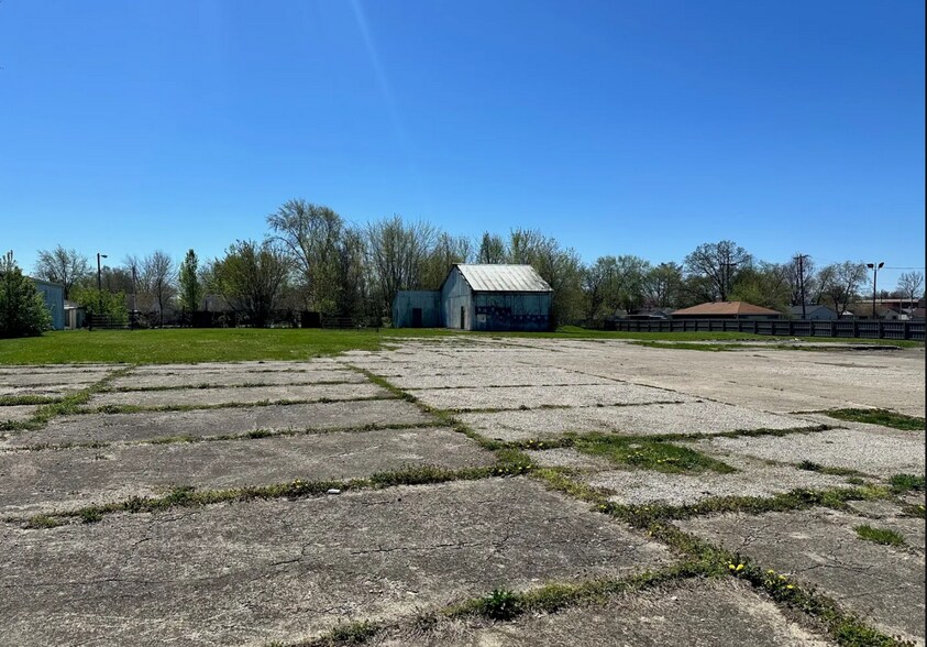 645-655 E Main St, Brownsburg, IN for sale - Primary Photo - Image 1 of 4