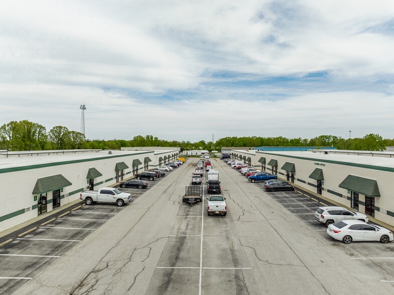 5602 Elmwood Ave, Indianapolis, IN for lease - Building Photo - Image 2 of 6