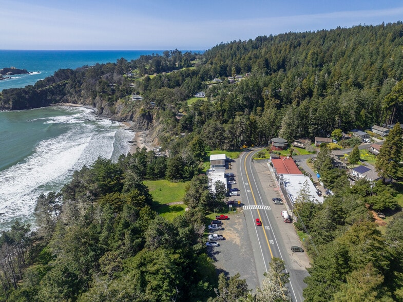35507 S Highway 1, Gualala, CA à vendre - Photo du bâtiment - Image 1 de 49