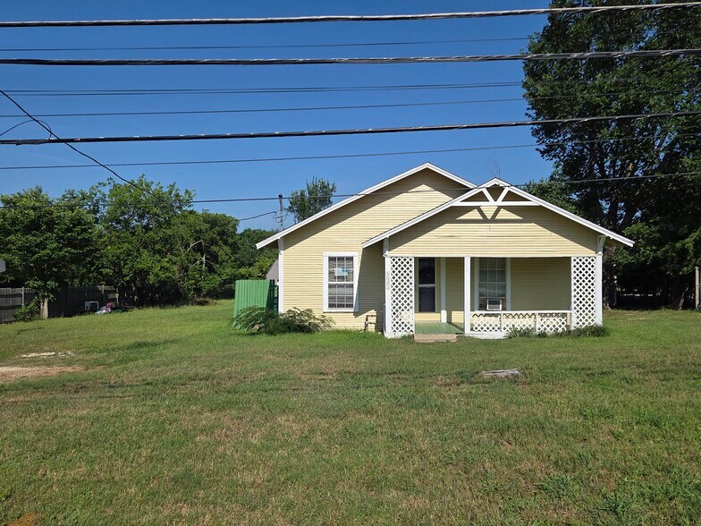 531 N Main St, Joshua, TX for sale - Building Photo - Image 3 of 16