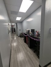 3015 Calloway Dr, Bakersfield, CA for lease Interior Photo- Image 2 of 3