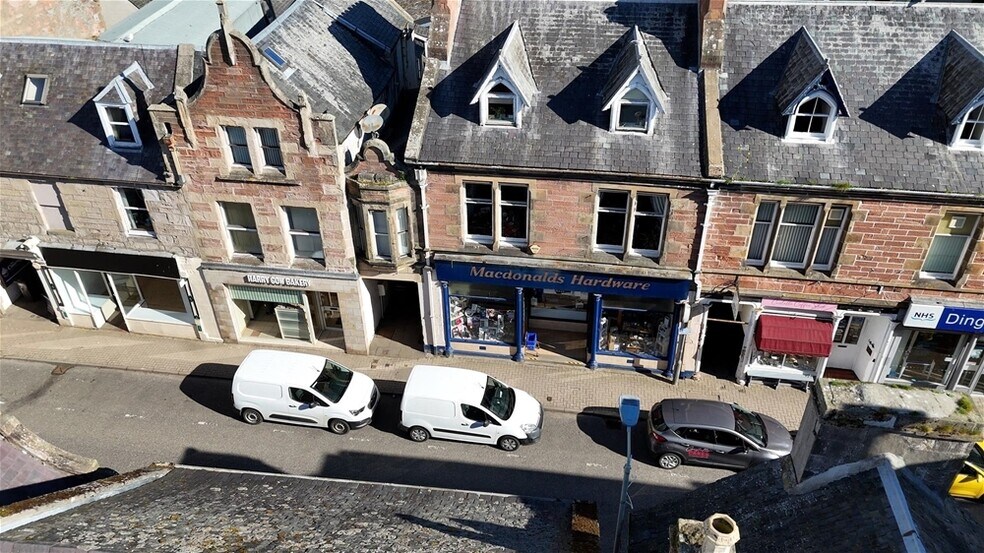MacDonald's Hardware and Two Flats, Dingwall à vendre - Photo du bâtiment - Image 2 de 14
