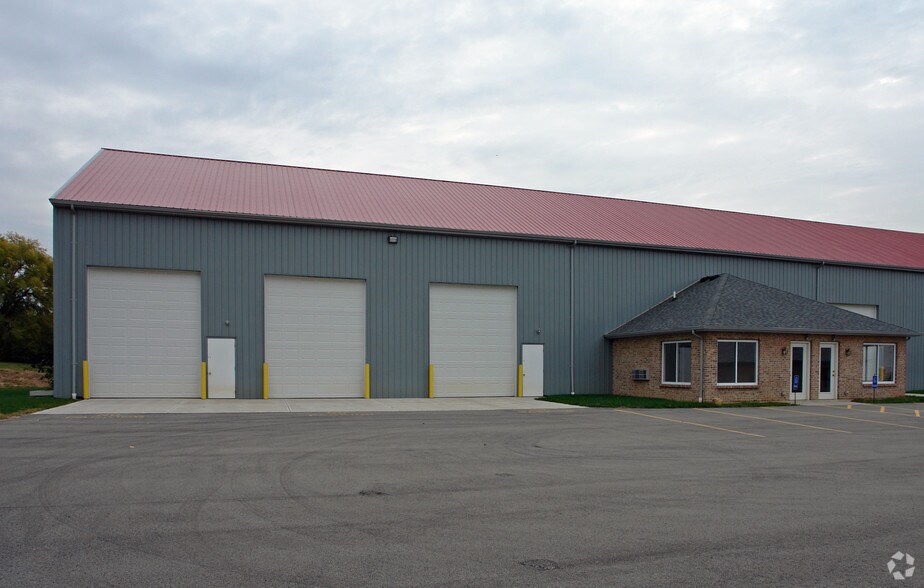 4842 Factory Dr, Fairfield, OH à vendre - Photo du bâtiment - Image 2 de 6