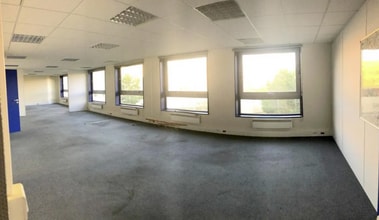 Office in Le Pecq for lease Interior Photo- Image 2 of 7