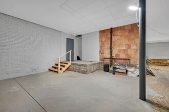 31 W Downer Pl, Aurora, IL for lease Interior Photo- Image 1 of 7