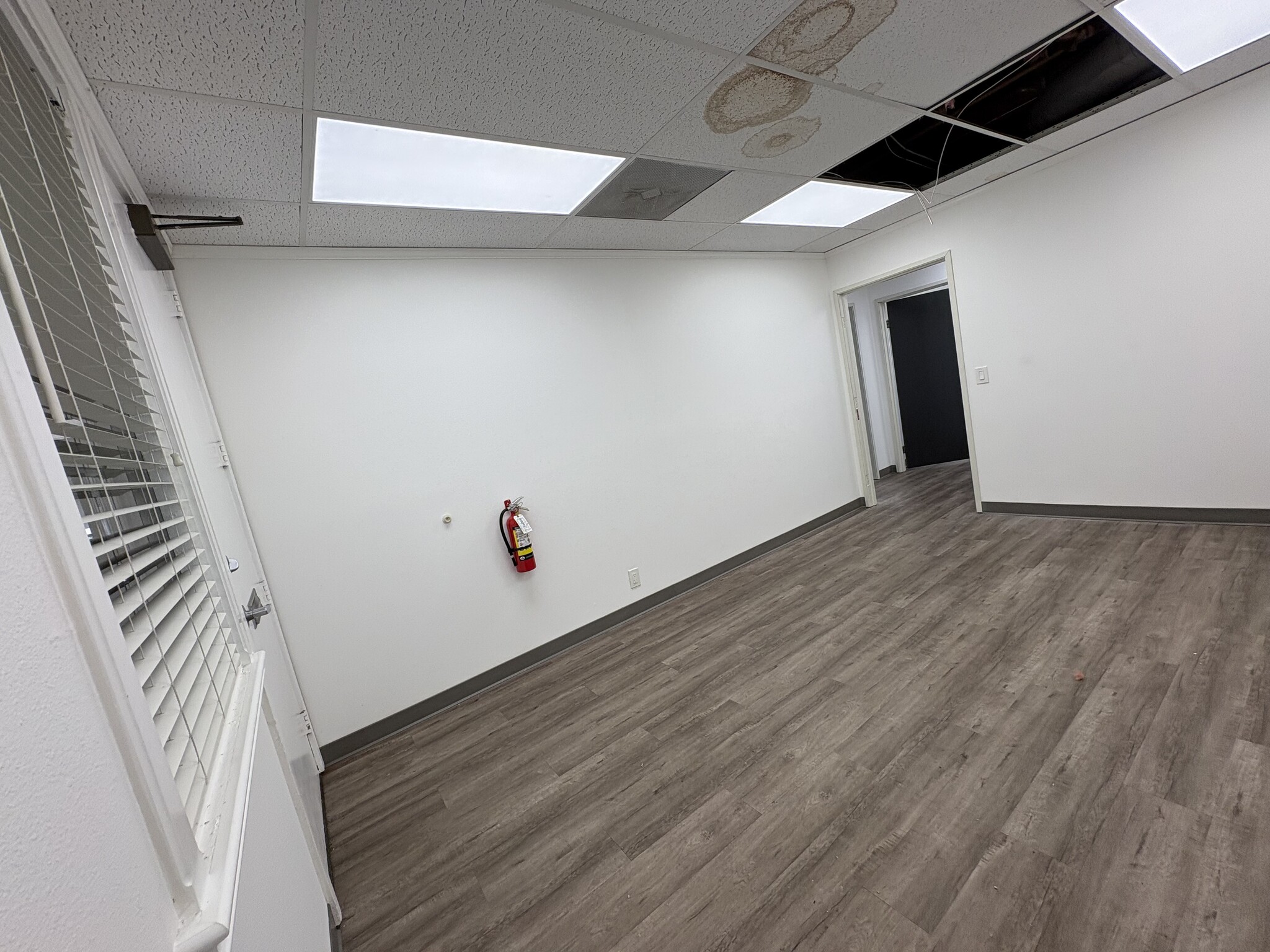 23101 Moulton Pky, Laguna Hills, CA for lease Interior Photo- Image 1 of 9