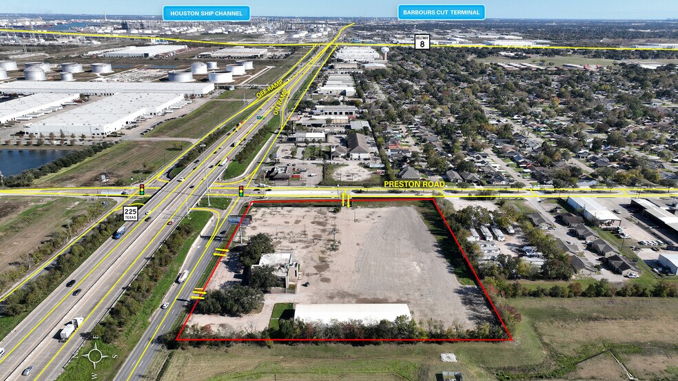 2910 Pasadena Fwy, Pasadena, TX à louer - Photo du bâtiment - Image 3 de 5