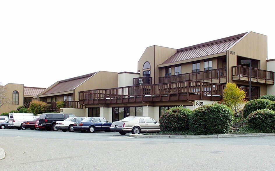 837 Arnold Dr, Martinez, CA à louer - Autre - Image 2 de 11