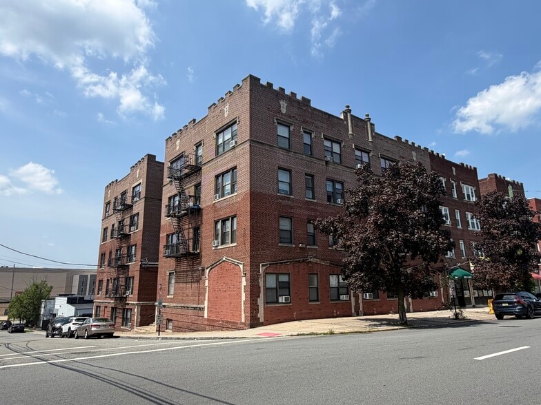 130 Grand Ave, Englewood, NJ for sale - Building Photo - Image 1 of 22