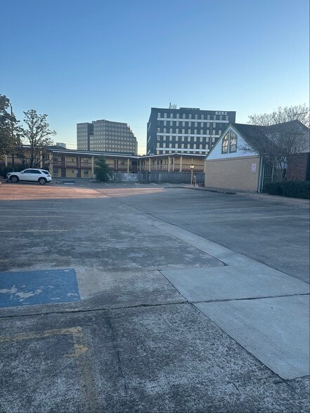 8191 Southwest Fwy, Houston, TX for sale - Building Photo - Image 3 of 15