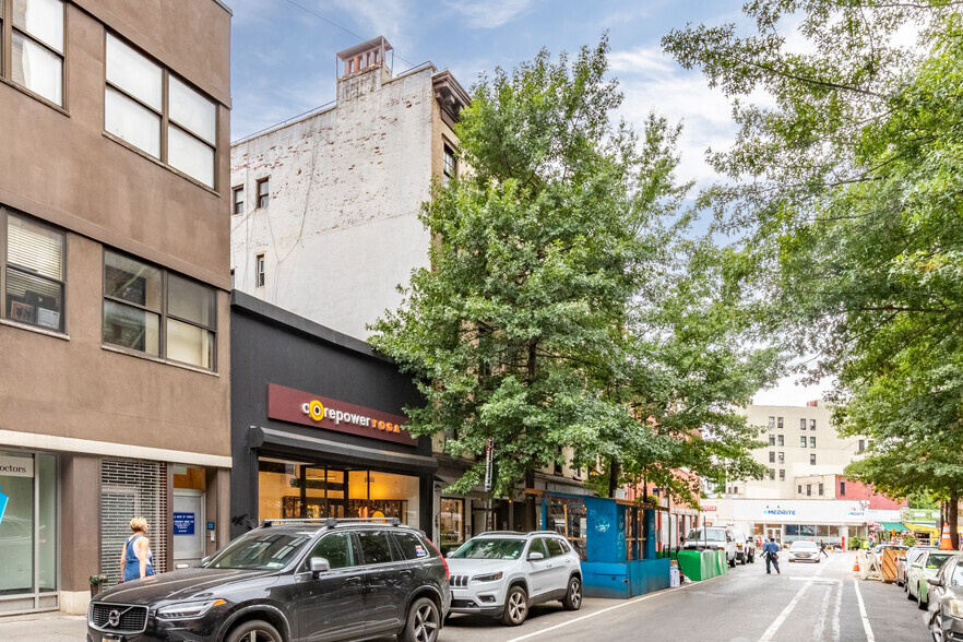 58-60 W 8th St, New York, NY for lease - Building Photo - Image 3 of 6