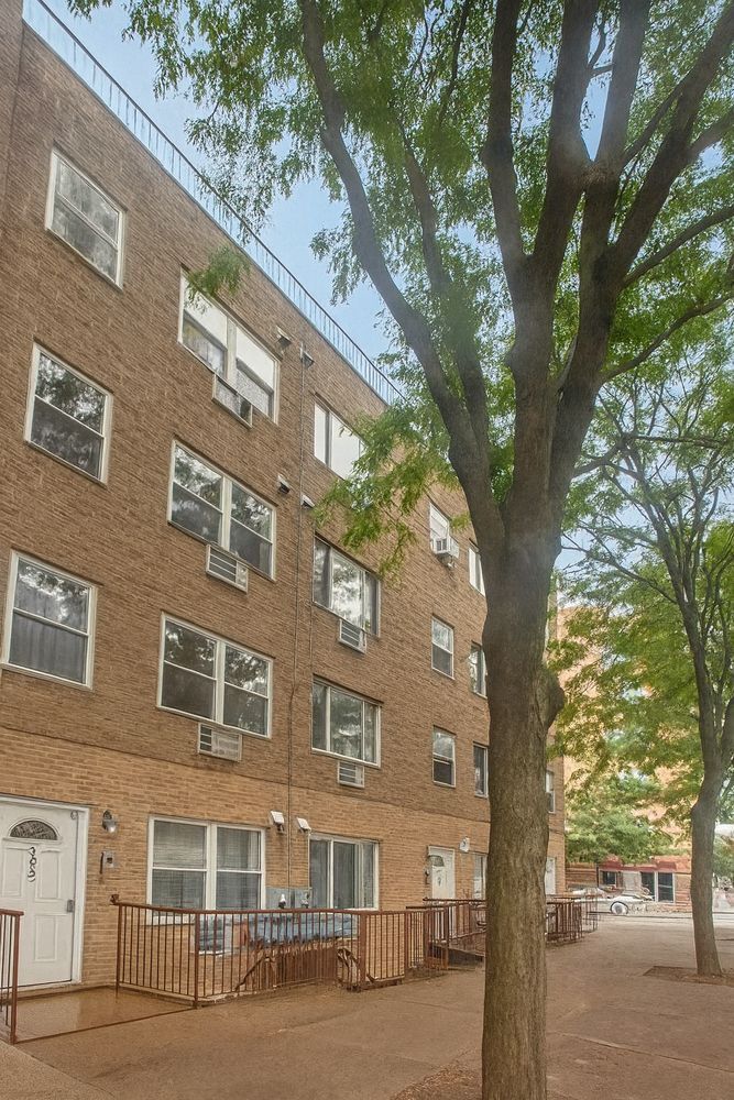 187 Woodpoint Rd, Brooklyn, NY à vendre Photo principale- Image 1 de 1