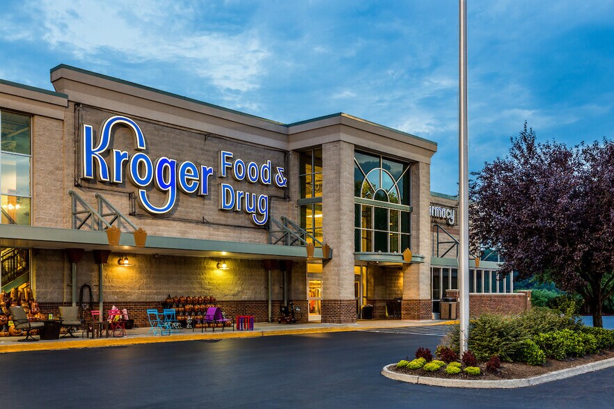 400 Old Franklin Tpke, Rocky Mount, VA à louer - Photo du bâtiment - Image 2 de 4