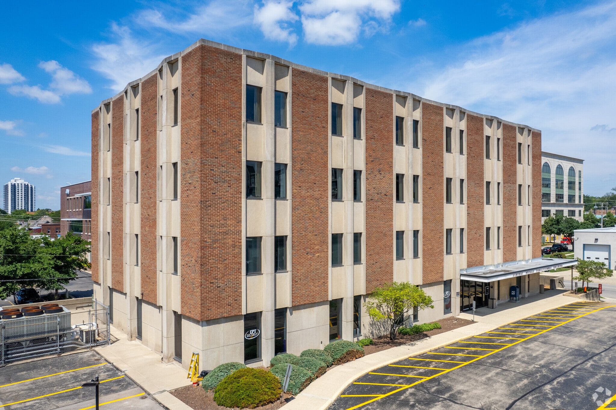 200 E Willow Ave, Wheaton, IL for lease Primary Photo- Image 1 of 7