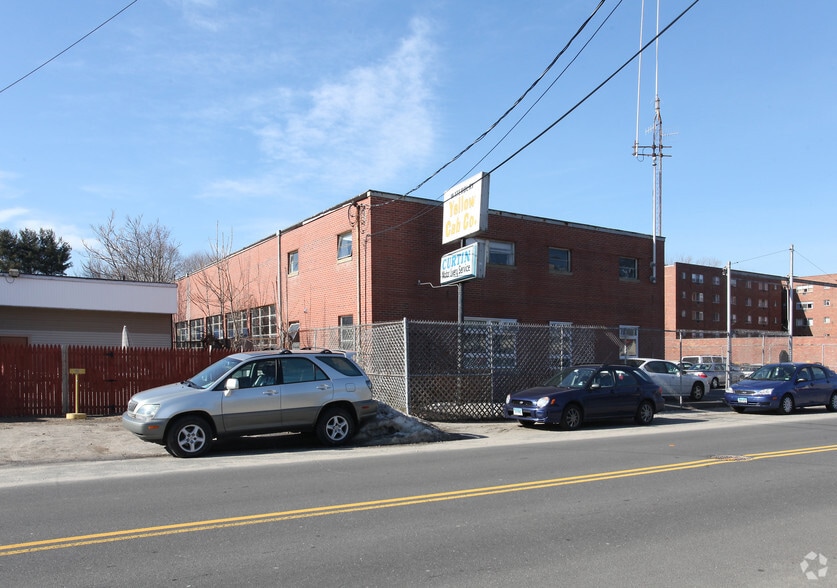 77 Store Ave, Waterbury, CT for sale - Primary Photo - Image 1 of 6