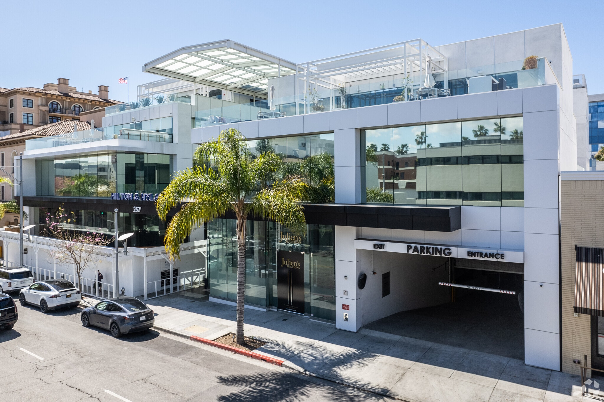 243 N Canon Dr, Beverly Hills, CA for lease Building Photo- Image 1 of 26