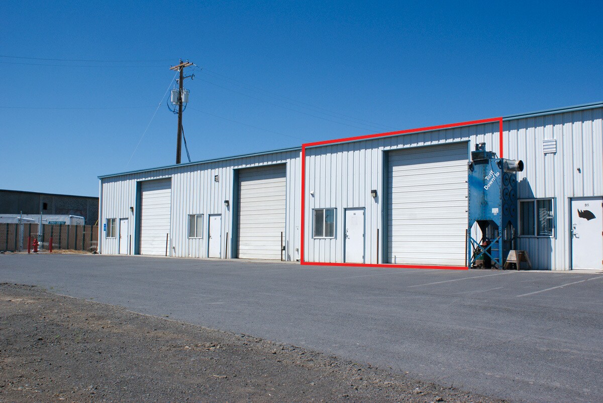 62980 Boyd Acres Rd, Bend, OR for lease Interior Photo- Image 1 of 1