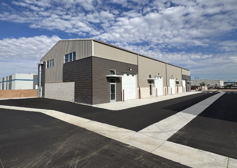 1320 NE Cuesta Arriba Ct, Albuquerque, NM à louer - Photo du bâtiment - Image 3 de 11