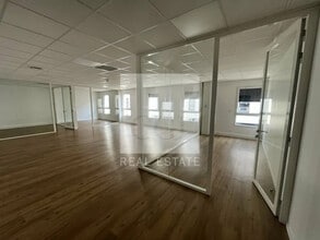 Office in Dardilly for sale Interior Photo- Image 2 of 3