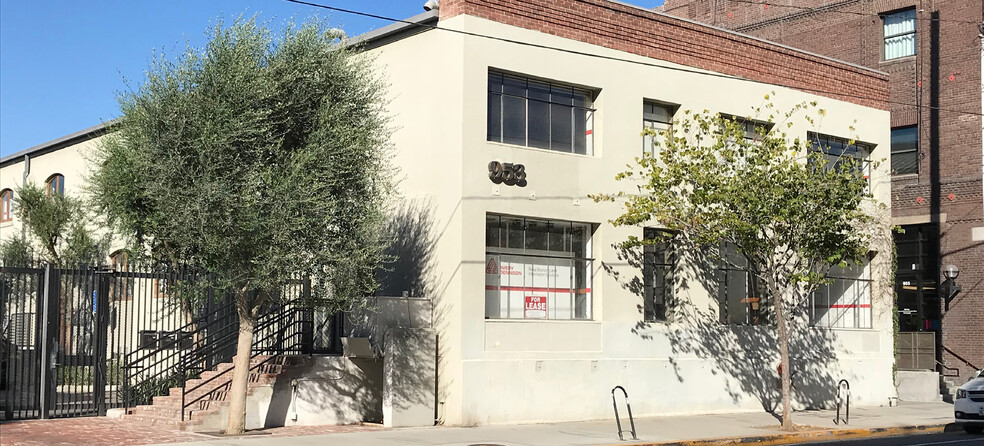 953 E 3rd St, Los Angeles, CA for lease - Building Photo - Image 1 of 1