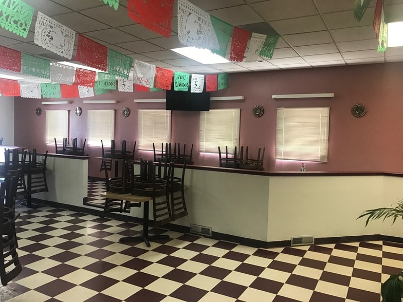 8465 Old Redwood Hwy, Windsor, CA à vendre - Photo intérieure - Image 2 de 8