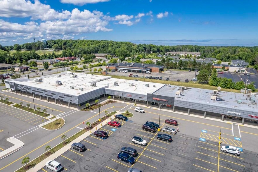 2200 Penfield Rd, Penfield, NY à louer - Photo du bâtiment - Image 2 de 9