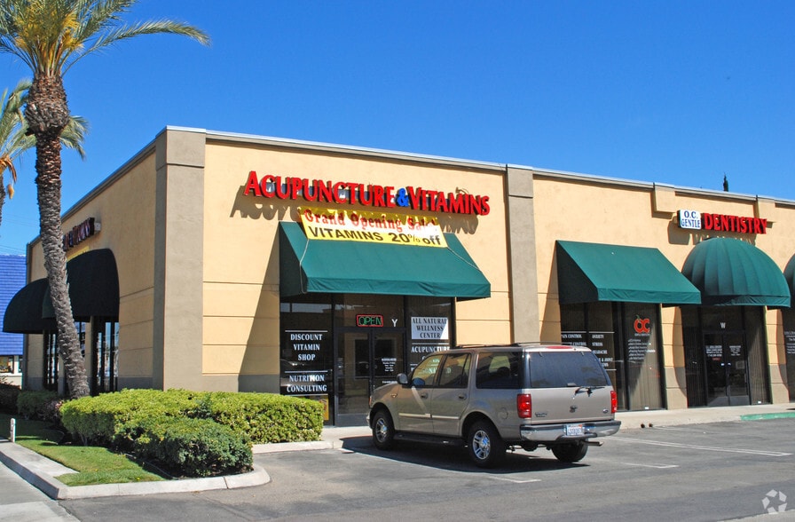 665 N Tustin St, Orange, CA for lease - Building Photo - Image 2 of 6