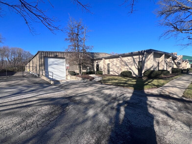 1700 Landmark Rd, Aurora, IL à vendre - Photo du bâtiment - Image 2 de 26