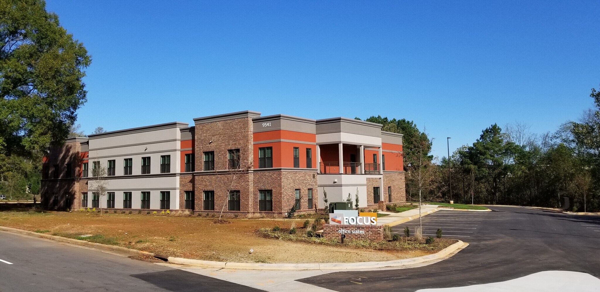 9541 Julian Clark Ave, Huntersville, NC à louer Photo du bâtiment- Image 1 de 17