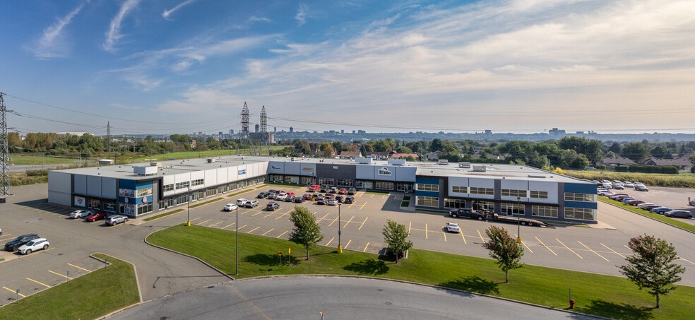 185 Rue Fortin, Québec, QC à louer - Photo du bâtiment - Image 3 de 17