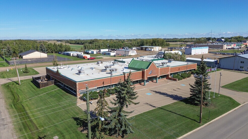 6910 50 ave, Stettler, AB for sale - Primary Photo - Image 1 of 1
